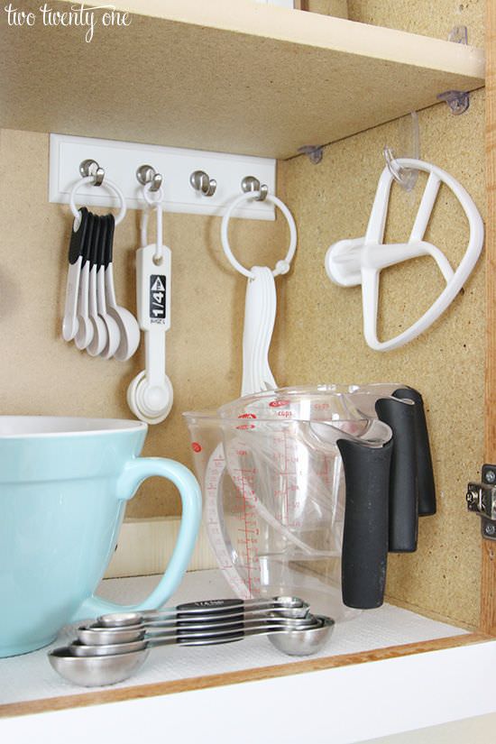 Make your kitchen the best and most organized part of your with these super easy and budget-friendly tricks to ORGANIZE your kitchen!