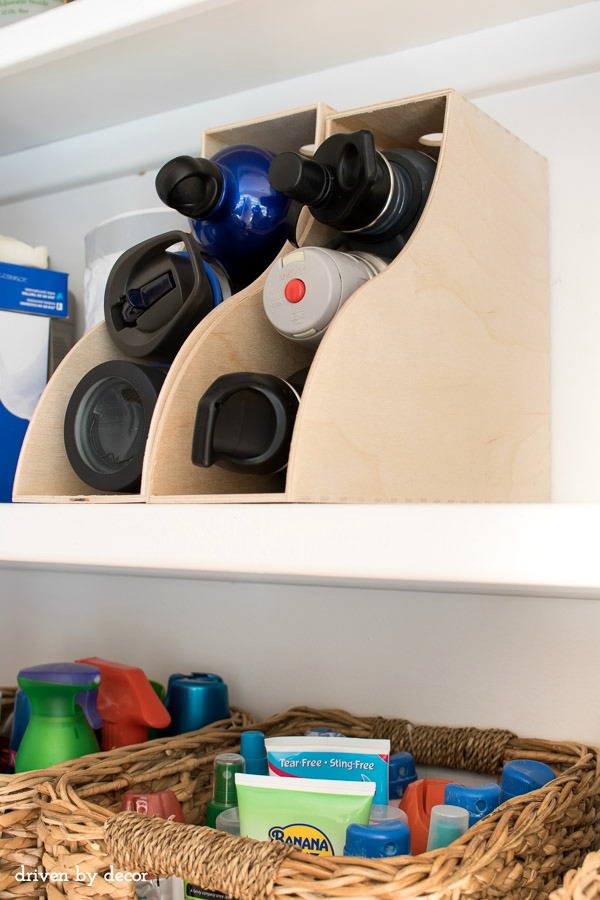 Kitchen organization ideas and that too simple? Well, these ideas are! Take a look if you want to add a little organization to your kitchen.